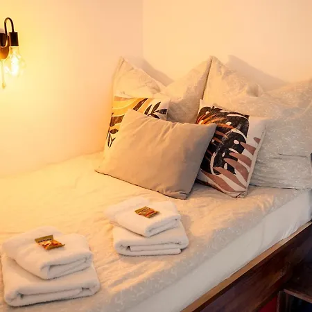 Apartman Zentrale & Gemuetliche Mit Sonnenbalkon *