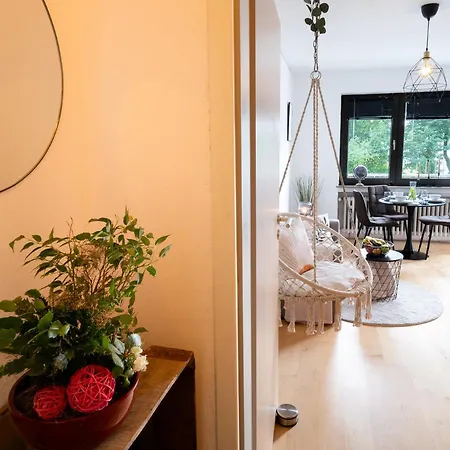 Zentrale & Gemuetliche Mit Sonnenbalkon Apartman *