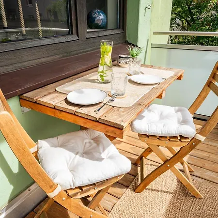 Zentrale & Gemuetliche Mit Sonnenbalkon Appartement